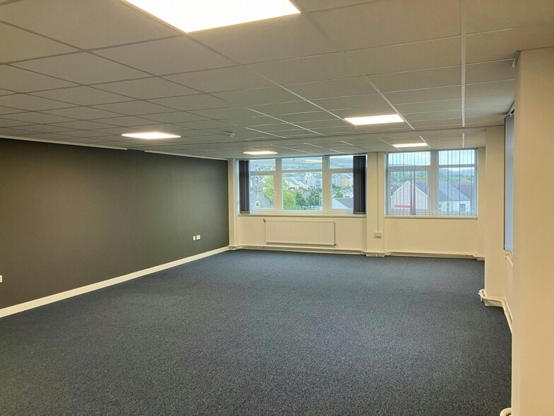 1-4 Castle St, Merthyr Tydfil for lease - Building Photo - Image 3 of 4