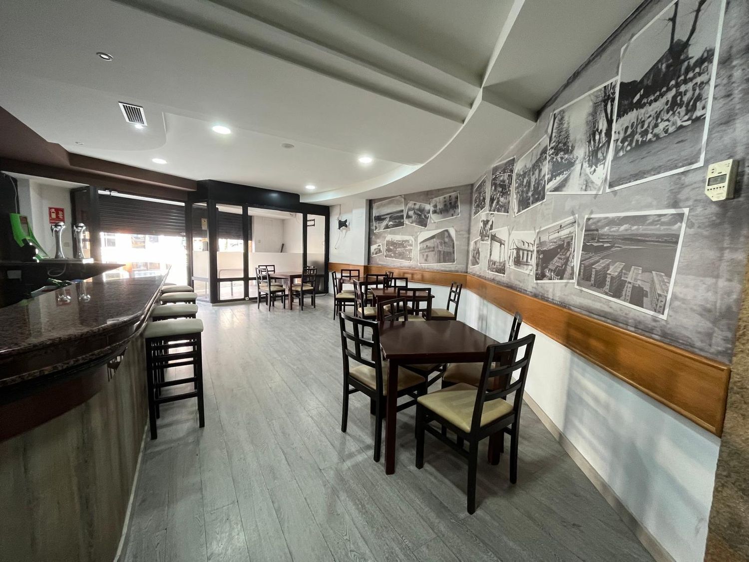 Retail in Fene, La Coruna for sale Interior Photo- Image 1 of 22