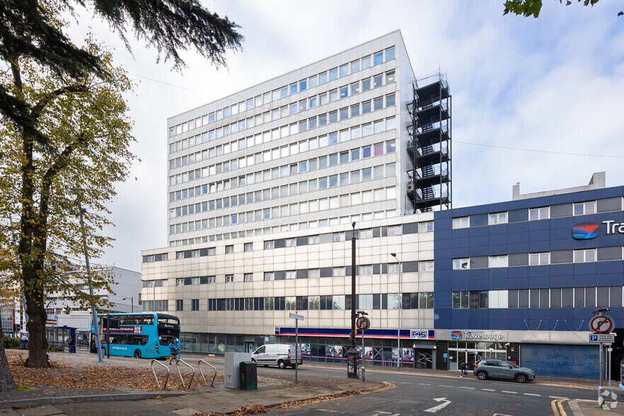 Warrior Sq, Southend On Sea for lease - Building Photo - Image 2 of 4