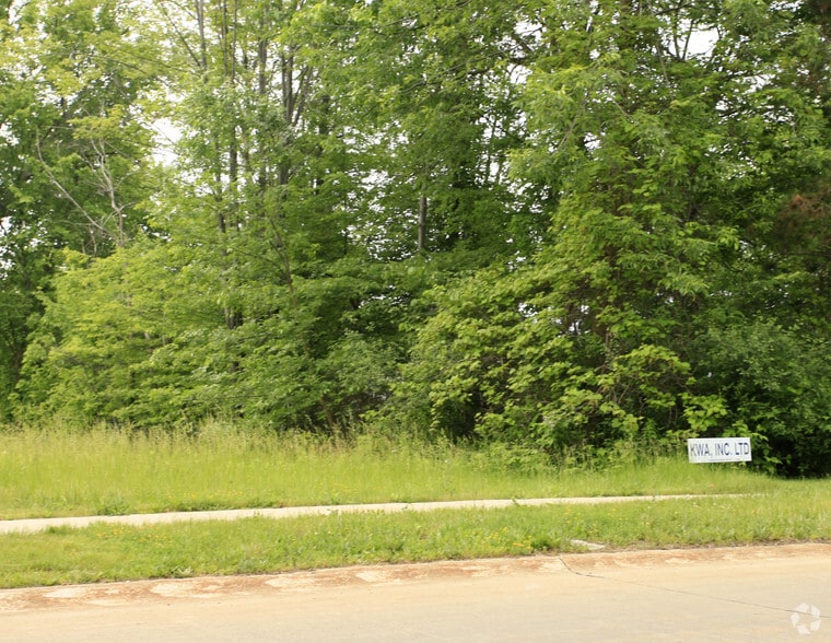 Davis Industrial Pky, Solon, OH for lease - Building Photo - Image 2 of 4