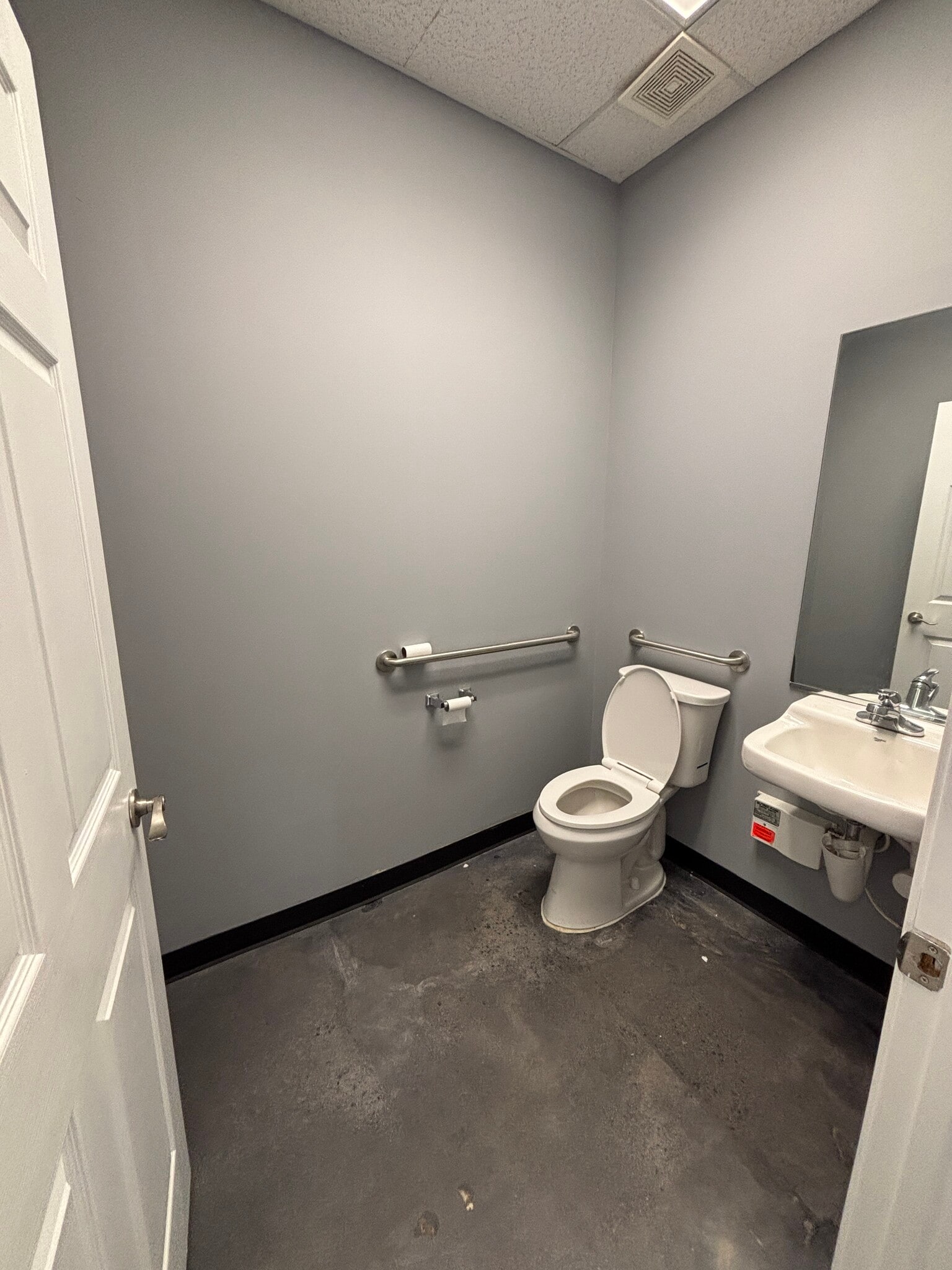 250 Churchill Ct, Woodstock, GA for lease Building Photo- Image 1 of 12