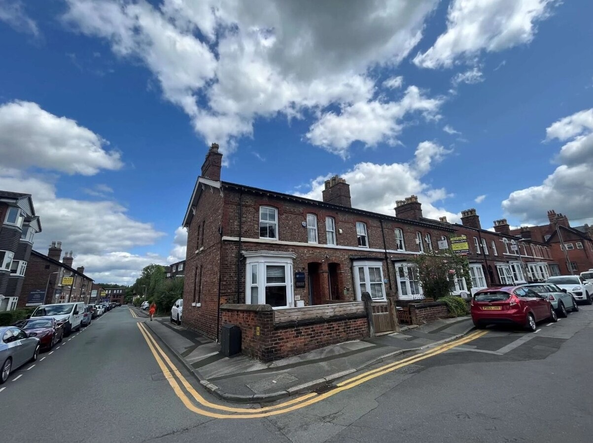 1420 St, Alderley Edge, SK9 7EJ