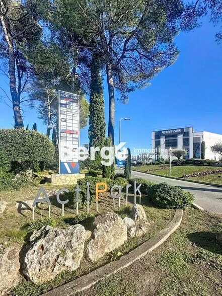 Industrial in Mougins for lease - Building Photo - Image 3 of 4