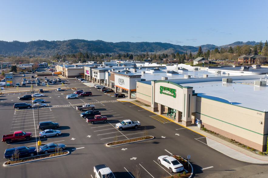 1444 NW Garden Valley Blvd, Roseburg, OR for lease - Building Photo - Image 1 of 21