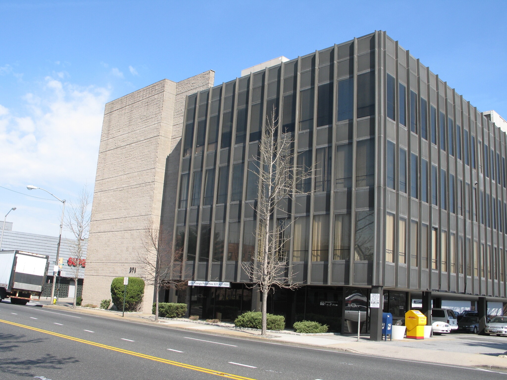 371 Merrick Rd, Rockville Centre, NY for lease Building Photo- Image 1 of 13