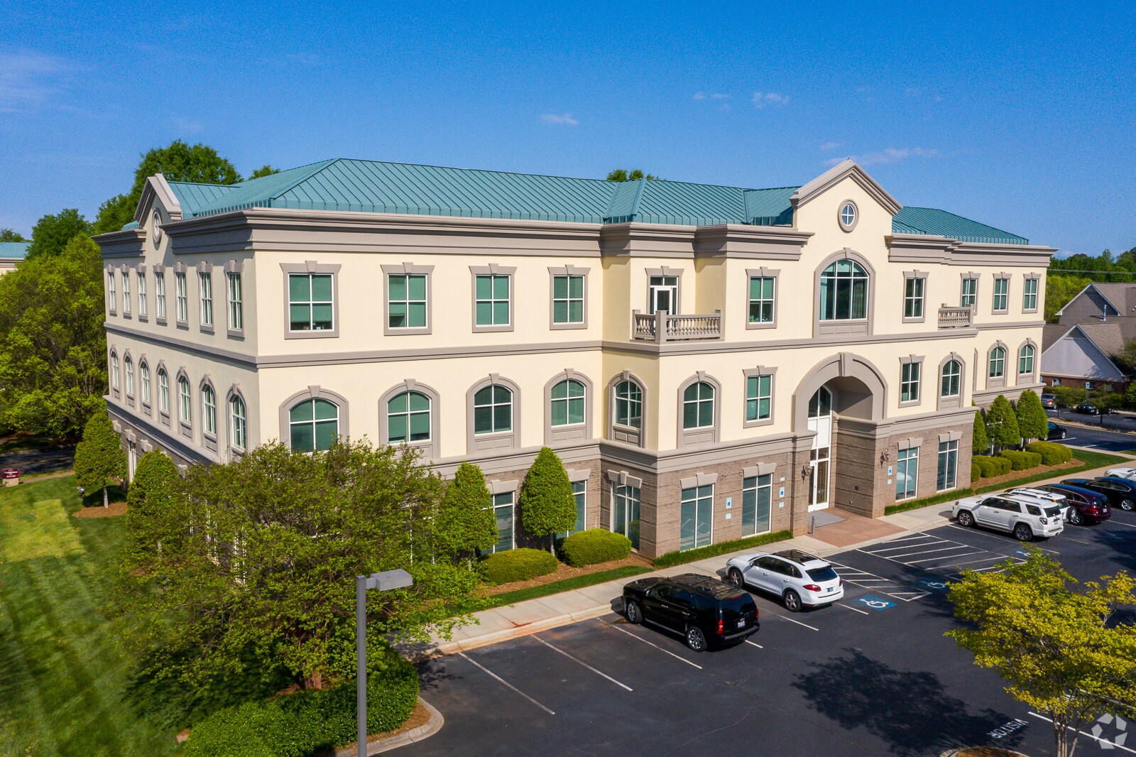 16810 Kenton Dr, Huntersville, NC for lease Building Photo- Image 1 of 4