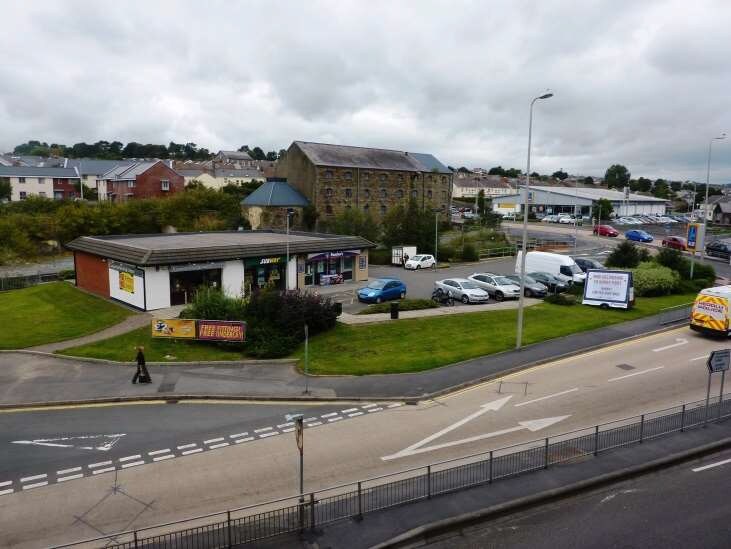 Crown Para, Llanelli for lease Primary Photo- Image 1 of 2