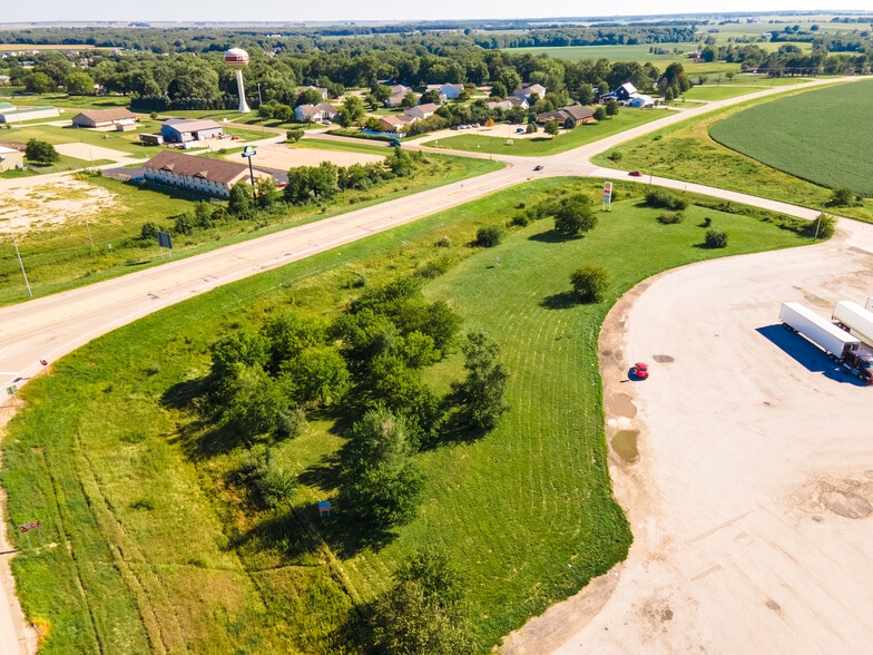 Hemlock, Leroy, IL for lease - Building Photo - Image 3 of 8