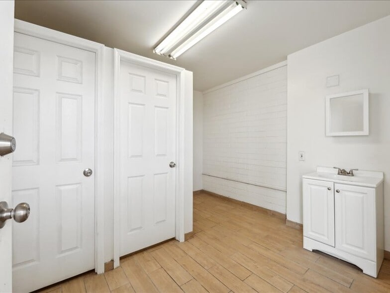 4244 S 15th Ave, Phoenix, AZ for lease - Building Photo - Image 3 of 10