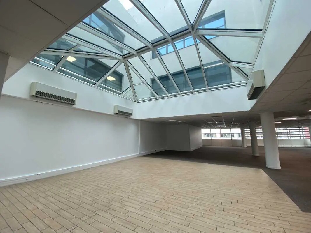Office in Lyon for lease Building Photo- Image 1 of 4