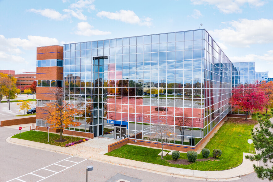 200 Galleria Officentre, Southfield, MI for sale - Building Photo - Image 1 of 10