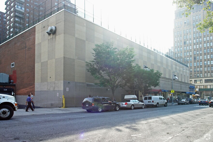 301-317 W 26th St, New York, NY for sale - Building Photo - Image 1 of 1