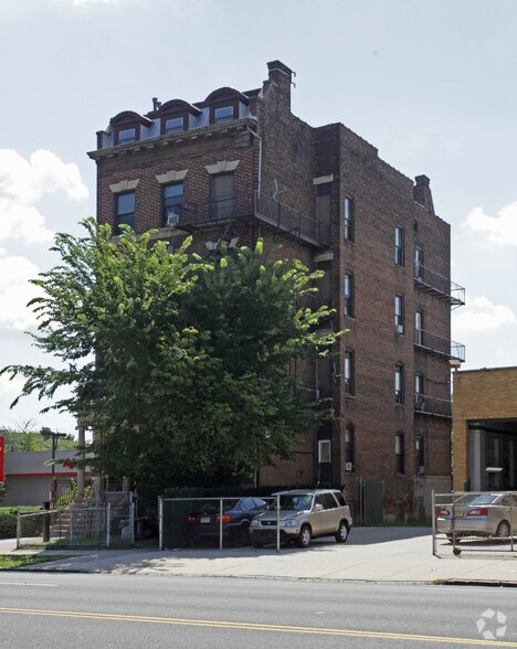 168 Clinton Ave, Newark, NJ for sale - Primary Photo - Image 1 of 3