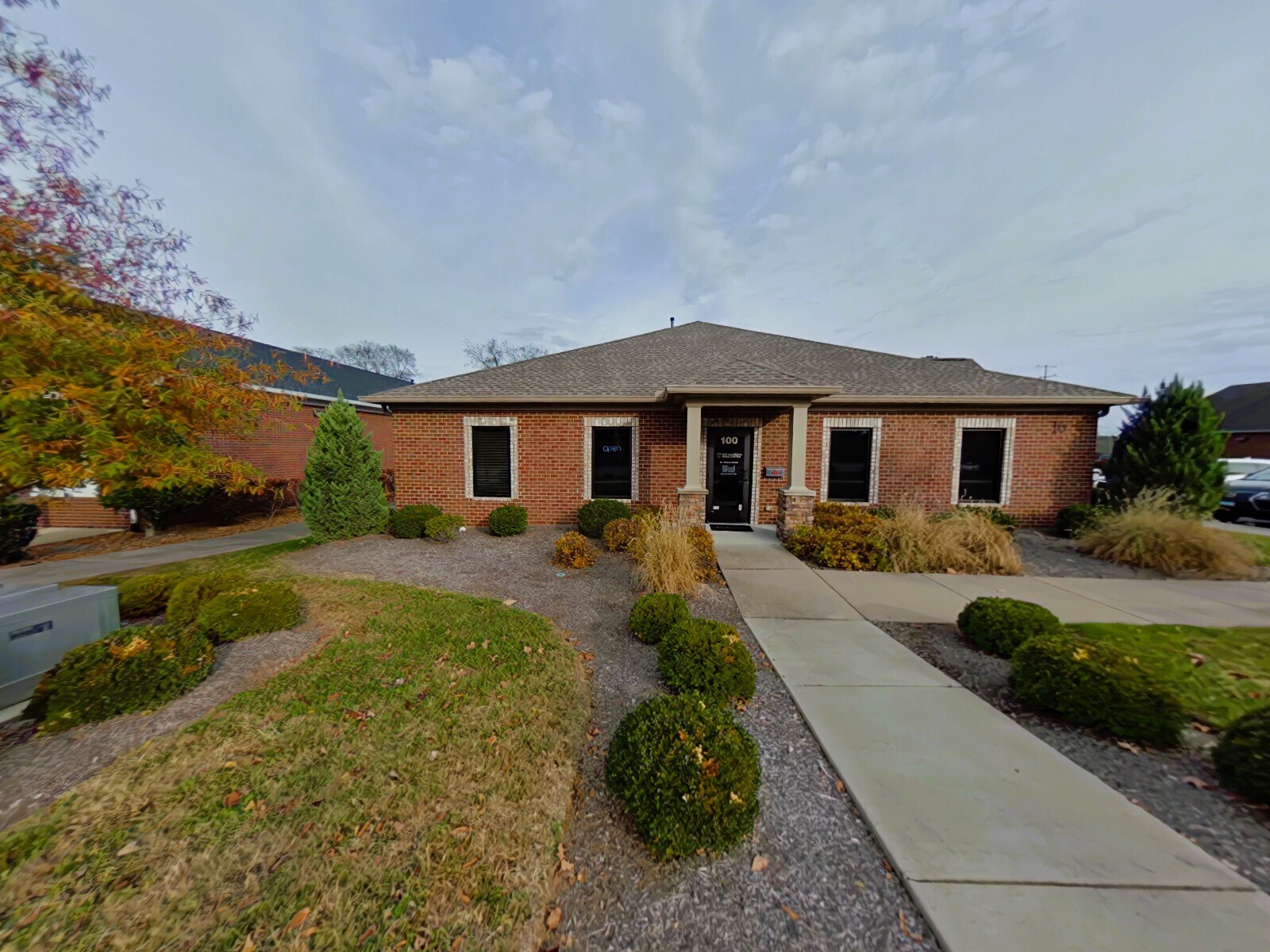 16 Executive Park Dr, Hendersonville, TN for lease Building Photo- Image 1 of 8