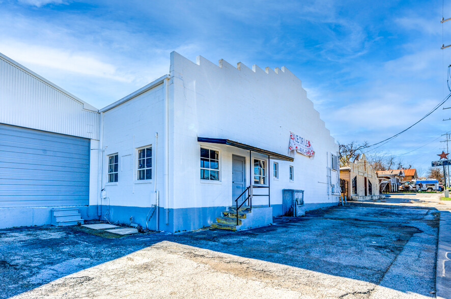 2930 E Houston St, San Antonio, TX for sale - Building Photo - Image 3 of 18