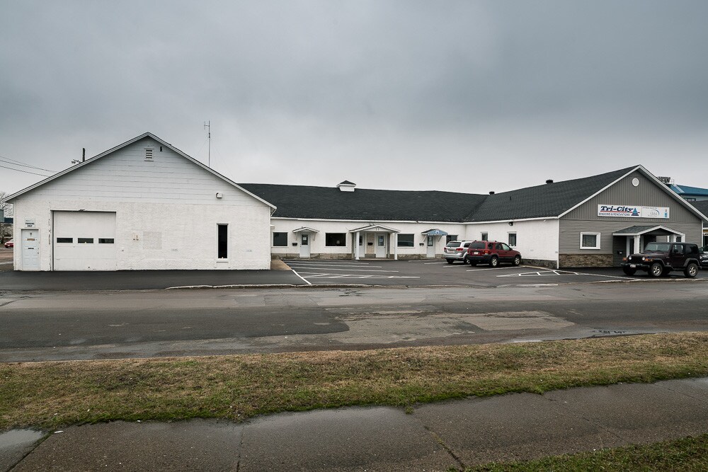31 Mark Ave, Moncton, NB for sale Primary Photo- Image 1 of 1