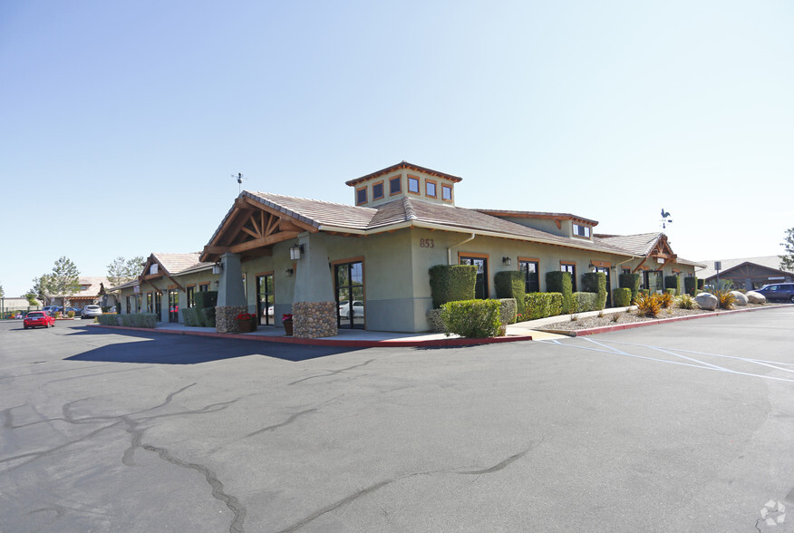 853 Auto Center Dr, Palmdale, CA for lease - Primary Photo - Image 2 of 19