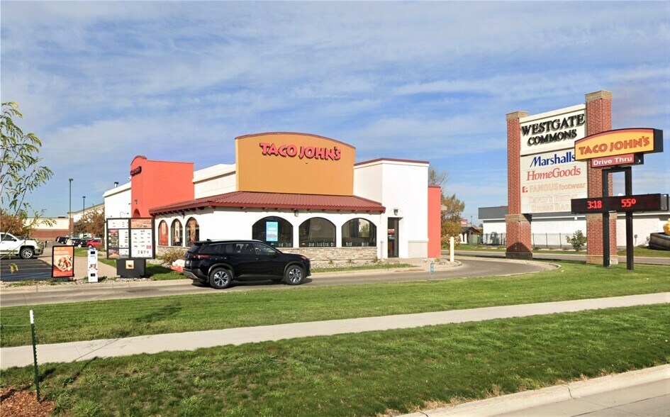 1560 13th Ave E, West Fargo, ND for sale - Building Photo - Image 1 of 1