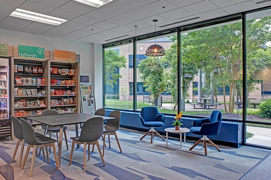 6518 Meadowridge Rd, Elkridge, MD for lease - Interior Photo - Image 2 of 10