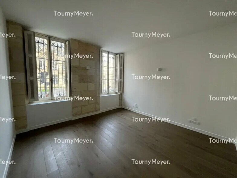 in Bordeaux for sale - Building Photo - Image 1 of 1