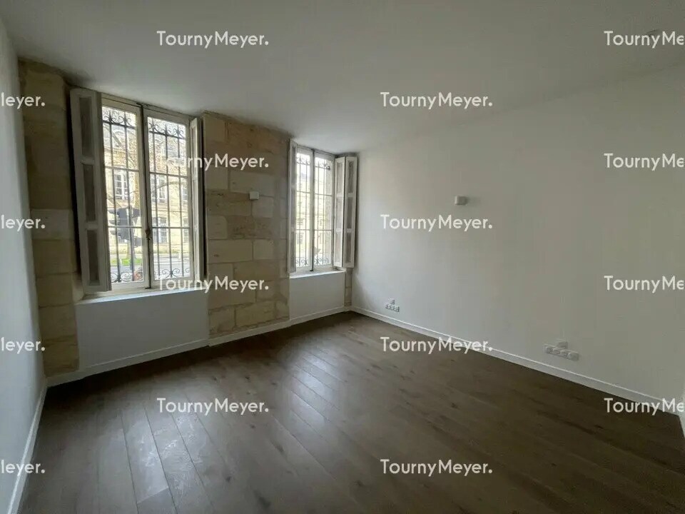in Bordeaux for sale Building Photo- Image 1 of 1