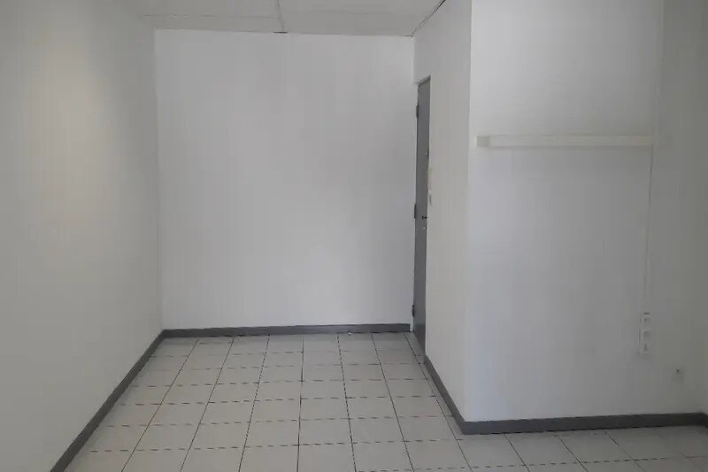 Office in Mauguio for lease - Interior Photo - Image 3 of 4