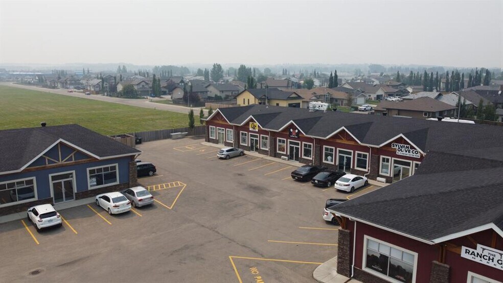 49 Hinshaw Dr, Sylvan Lake, AB for lease - Building Photo - Image 3 of 3