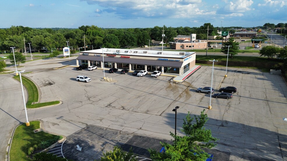 6479 N Prospect Ave, Gladstone, MO for lease - Building Photo - Image 1 of 15