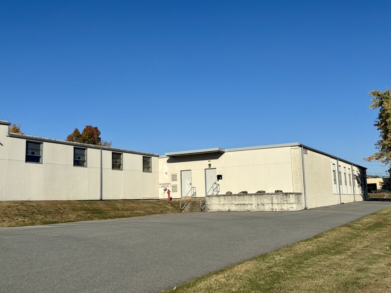 2811 Brodhead Rd, Bethlehem, PA for lease - Building Photo - Image 1 of 3