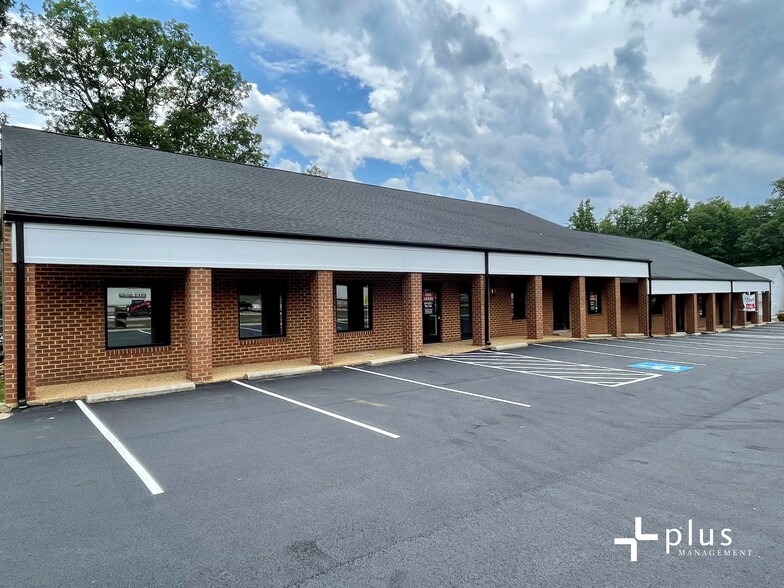 7-17 W Hundred Rd, Chester, VA for lease - Building Photo - Image 1 of 2