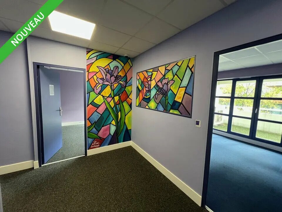 Office in Valence for sale Building Photo- Image 1 of 6