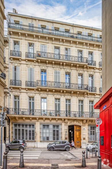 42 Rue Montgrand, Marseille for sale - Primary Photo - Image 1 of 13