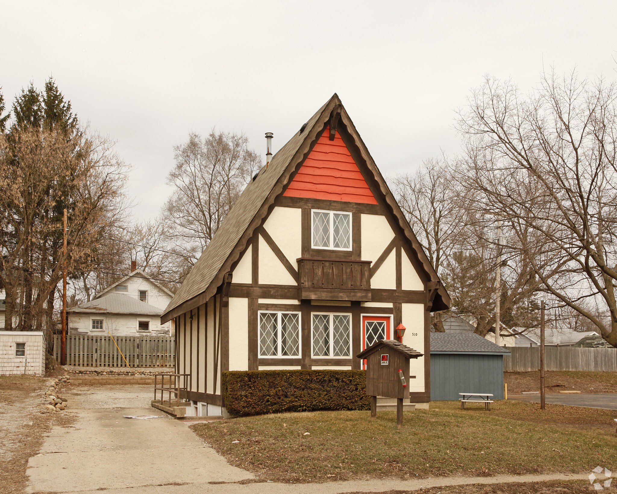 510 E Mcdevitt Ave, Jackson, MI 49203