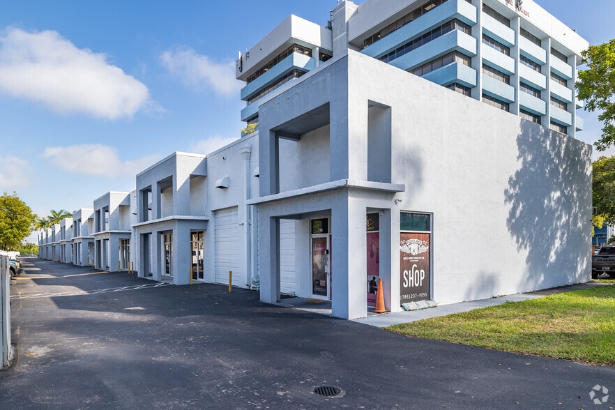 7320 NW 12th St, Miami, FL for lease - Building Photo - Image 1 of 7