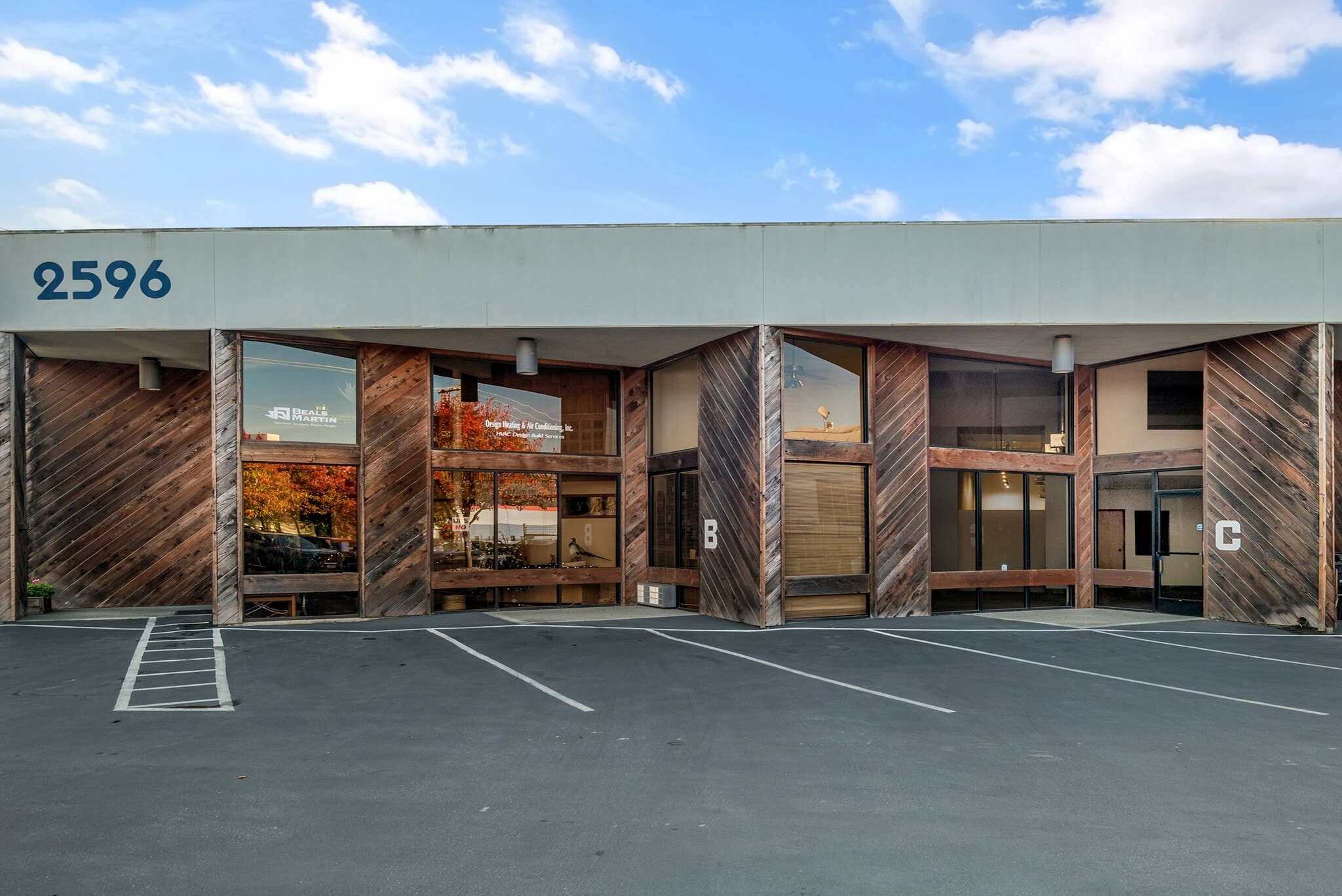 2596 Bay Rd, Redwood City, CA for lease Building Photo- Image 1 of 4
