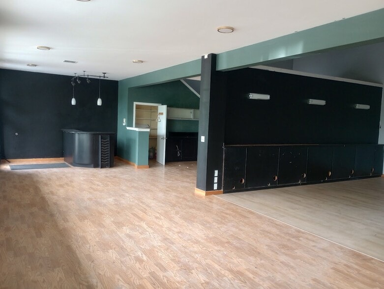 115-127 Kellogg Rd, Bellingham, WA for lease - Building Photo - Image 2 of 13