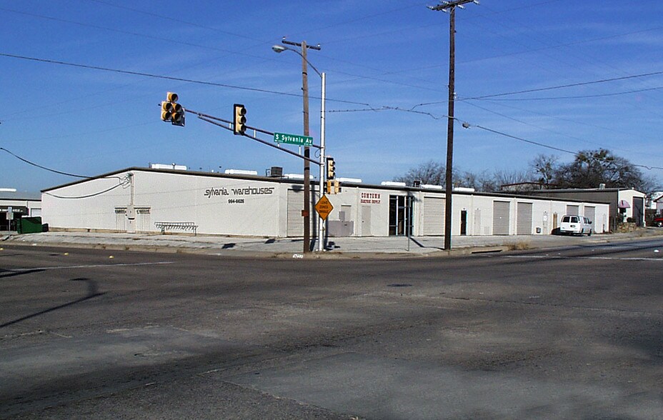 220 S Sylvania Ave, Fort Worth, TX for lease - Building Photo - Image 2 of 11