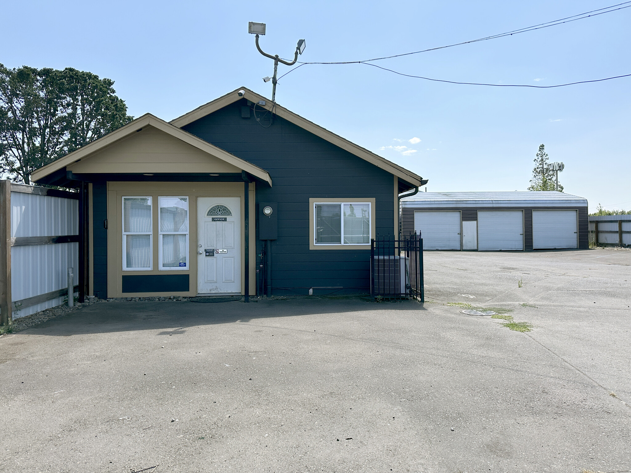 1370 Smith St NE, Salem, OR for lease Building Photo- Image 1 of 11