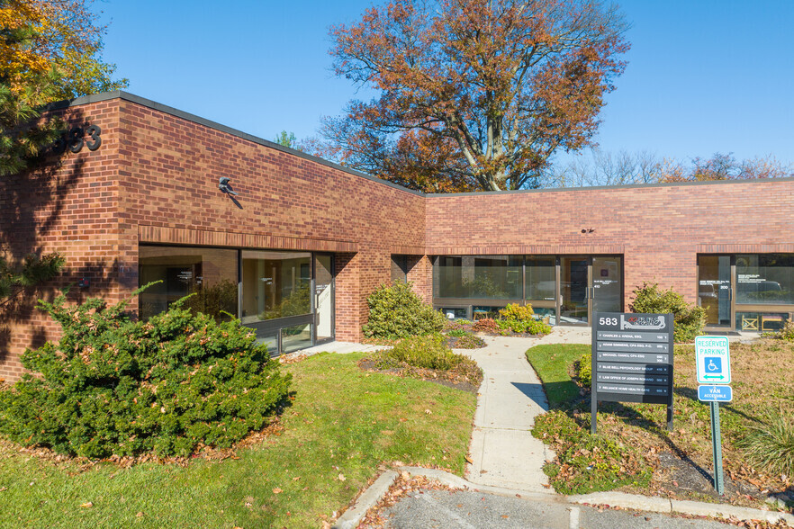 583-595 Skippack Pike, Blue Bell, PA for lease - Building Photo - Image 1 of 18