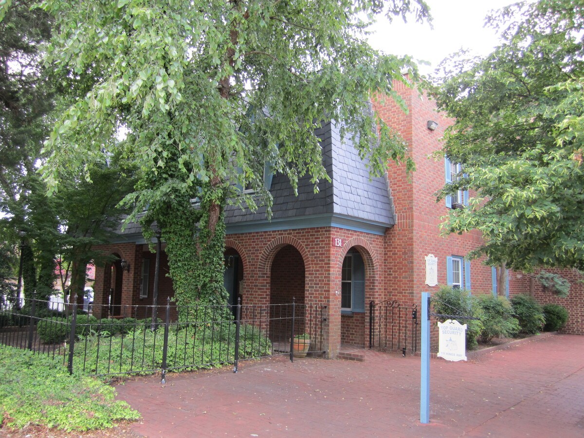 131 Kings Way, Hampton, VA 23669