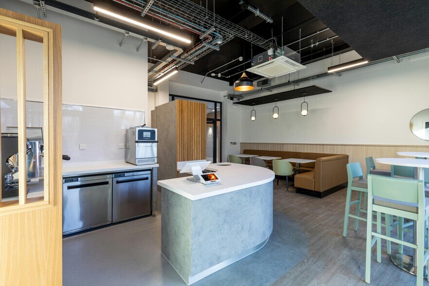 The Quadrant, Abingdon for lease - Building Photo - Image 2 of 4