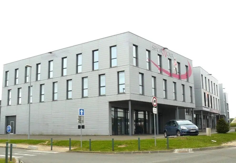 Office in Nogent-le-Phaye for lease Building Photo- Image 1 of 6