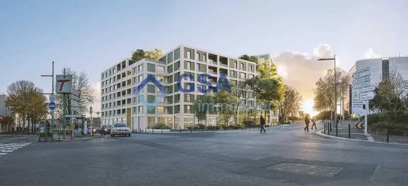 Retail in Évry-Courcouronnes for lease Building Photo- Image 1 of 3