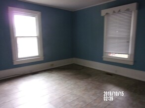 104 N Dickerson St, Burgaw, NC for lease Interior Photo- Image 2 of 6