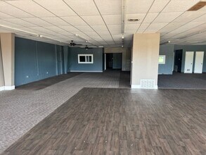 304 W Mcartor Rd, Dodge City, KS for lease Building Photo- Image 1 of 4