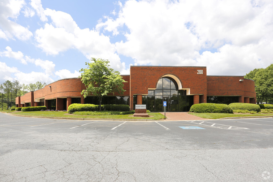 5300 Oakbrook Pky, Norcross, GA for lease - Building Photo - Image 1 of 3