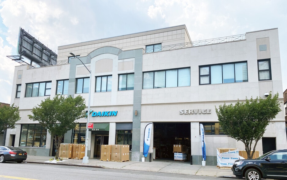 43-24 21st St, Long Island City, NY for lease - Building Photo - Image 2 of 10