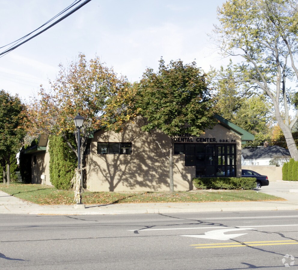 3211 Coolidge Hwy, Berkley, MI 48072