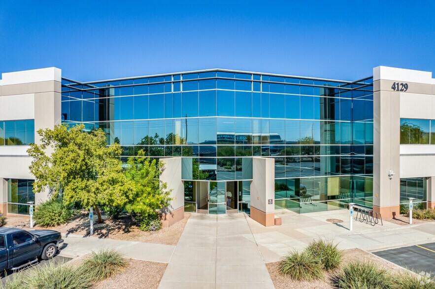 4129 E Van Buren St, Phoenix, AZ for lease - Building Photo - Image 2 of 4