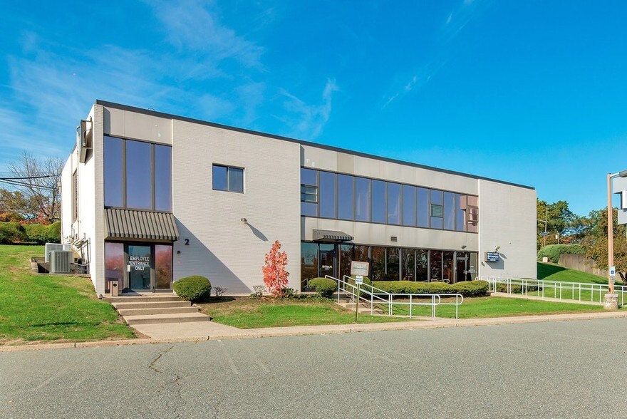 2 Forest Ave, Paramus, NJ for sale - Building Photo - Image 1 of 1